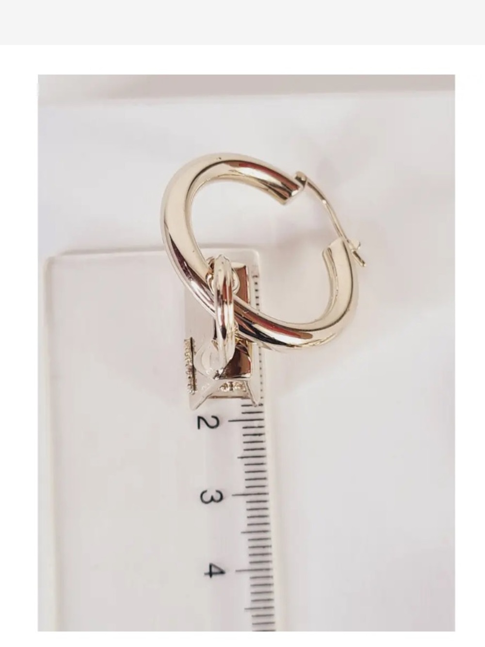 Jacquemus gold Chiquito hoop earrings with mini bag charm - Picture 7 of 8
